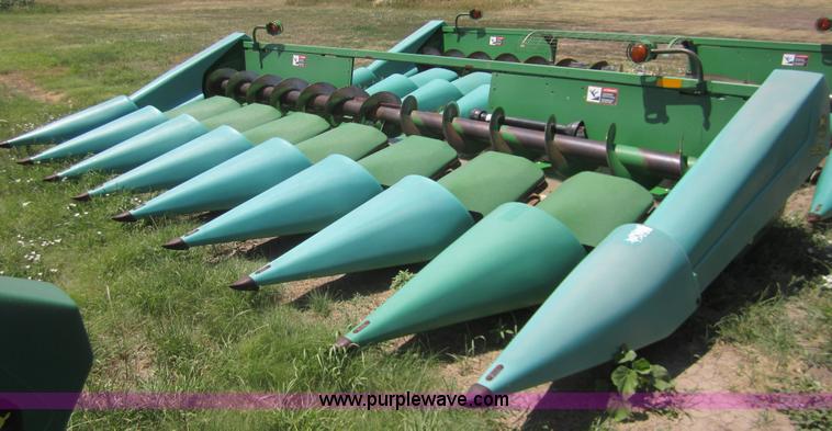 image for item A3758 1996 John Deere 893 8 row corn head