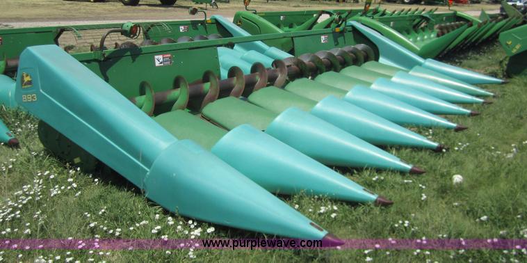 image for item A3758 1996 John Deere 893 8 row corn head