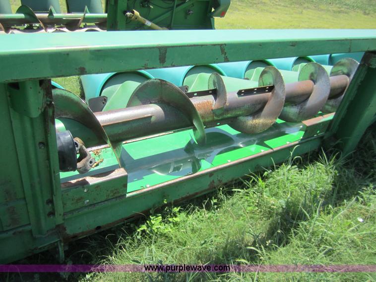 image for item A3758 1996 John Deere 893 8 row corn head