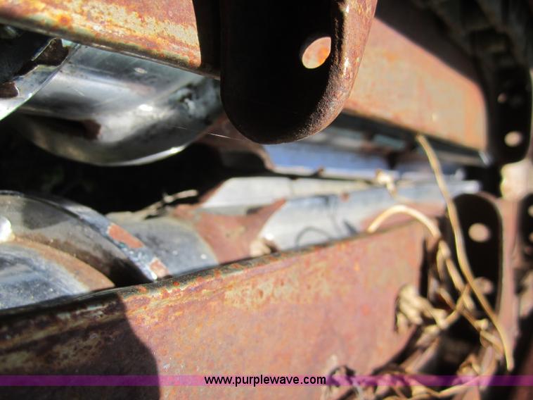 image for item A3758 1996 John Deere 893 8 row corn head