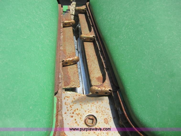 image for item A3758 1996 John Deere 893 8 row corn head