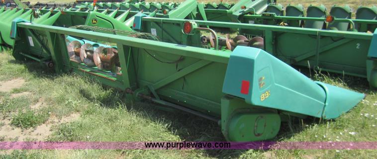 image for item A3759 1995 John Deere 893 8 row corn head