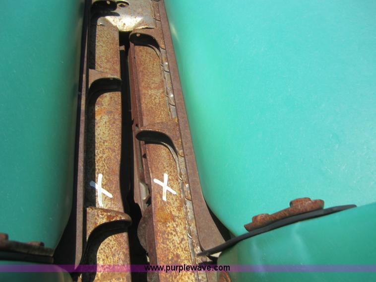 image for item A3759 1995 John Deere 893 8 row corn head