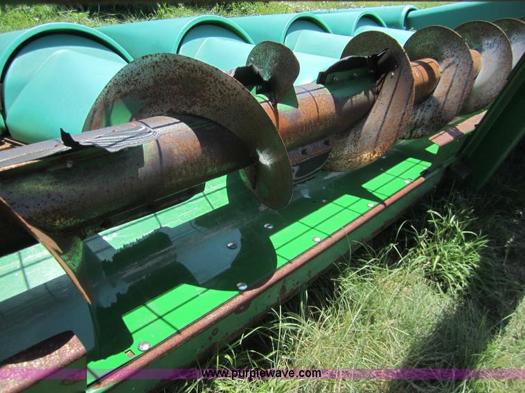 image for item A3759 1995 John Deere 893 8 row corn head