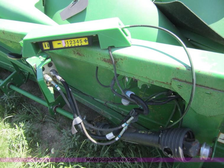 image for item A3760 1998 John Deere 1293 12 row corn head