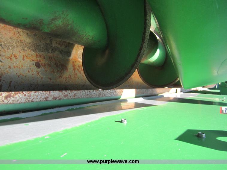 image for item A3760 1998 John Deere 1293 12 row corn head