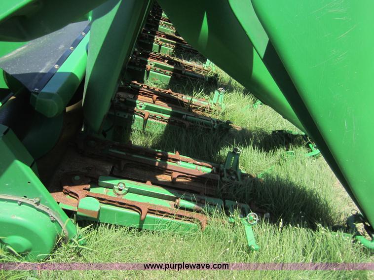 image for item A3760 1998 John Deere 1293 12 row corn head