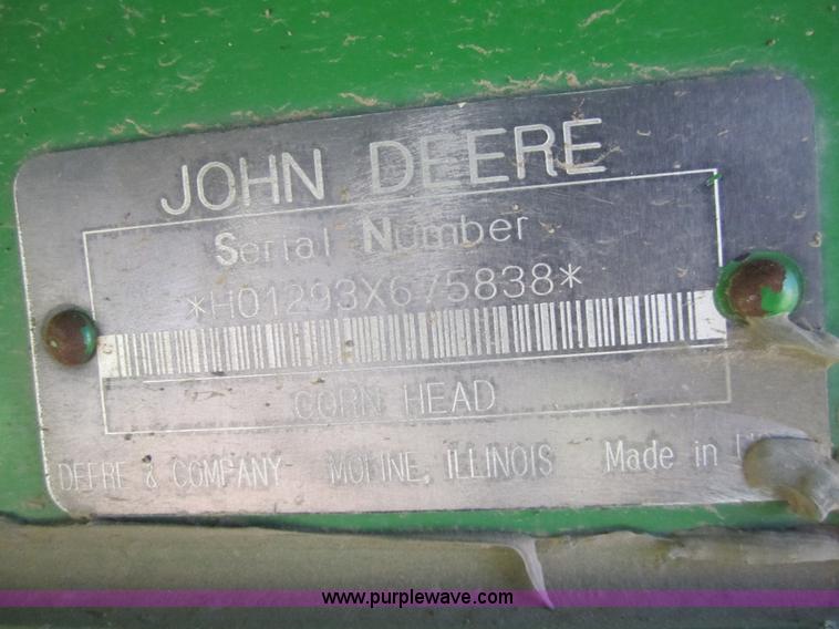 image for item A3760 1998 John Deere 1293 12 row corn head