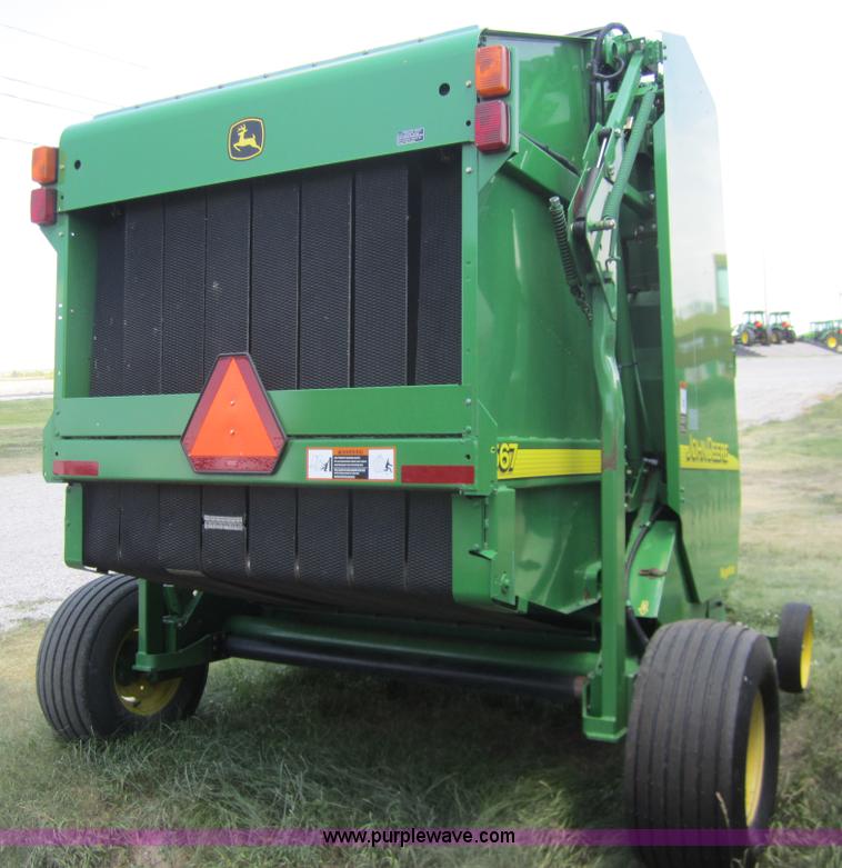image for item A3769 2003 John Deere 567 round baler