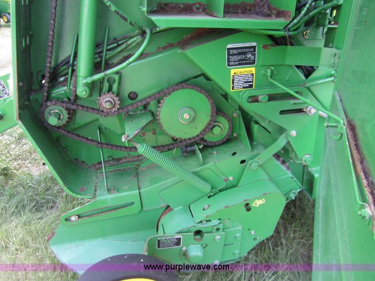 image for item A3769 2003 John Deere 567 round baler