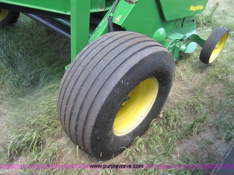 image for item A3769 2003 John Deere 567 round baler
