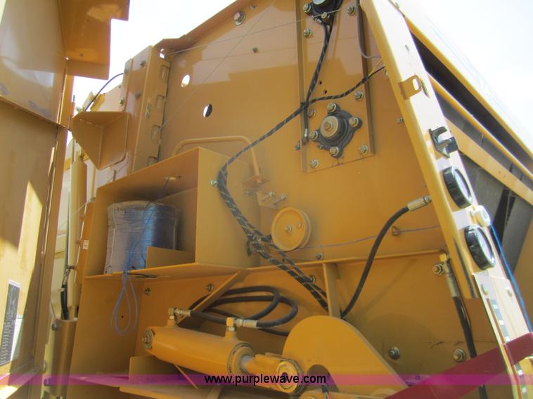 image for item A3770 2001 Vermeer 605XL round baler