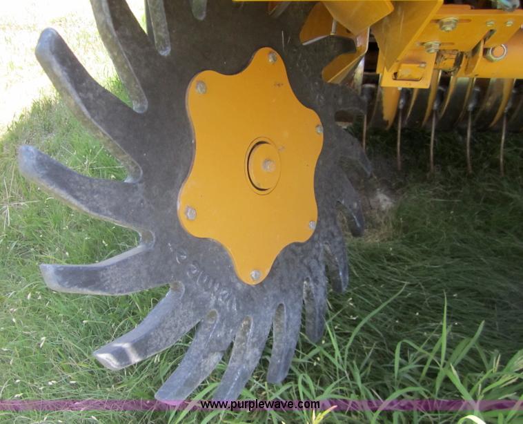 image for item A3770 2001 Vermeer 605XL round baler