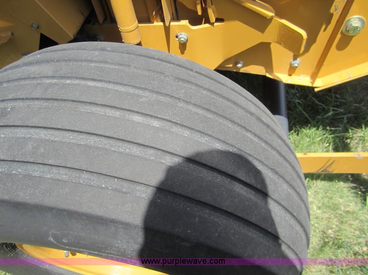 image for item A3770 2001 Vermeer 605XL round baler