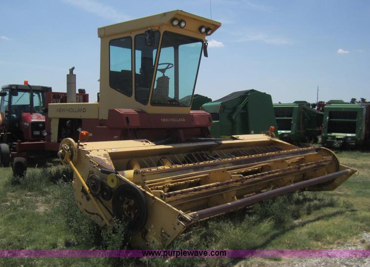 image for item A3772 1989 New Holland 1118 swather