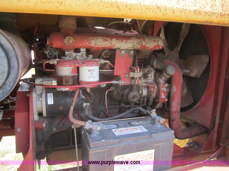 image for item A3772 1989 New Holland 1118 swather