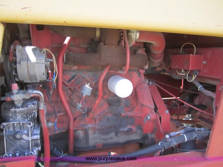 image for item A3772 1989 New Holland 1118 swather