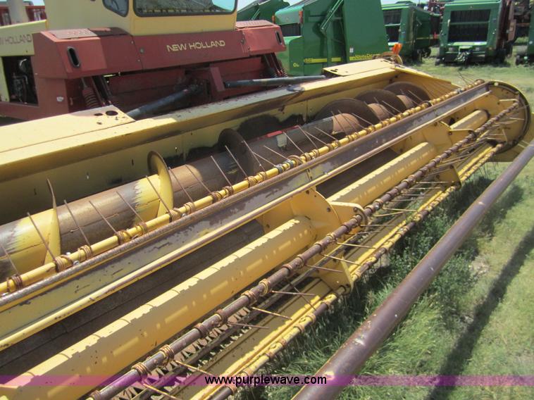image for item A3772 1989 New Holland 1118 swather