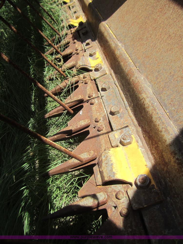 image for item A3772 1989 New Holland 1118 swather