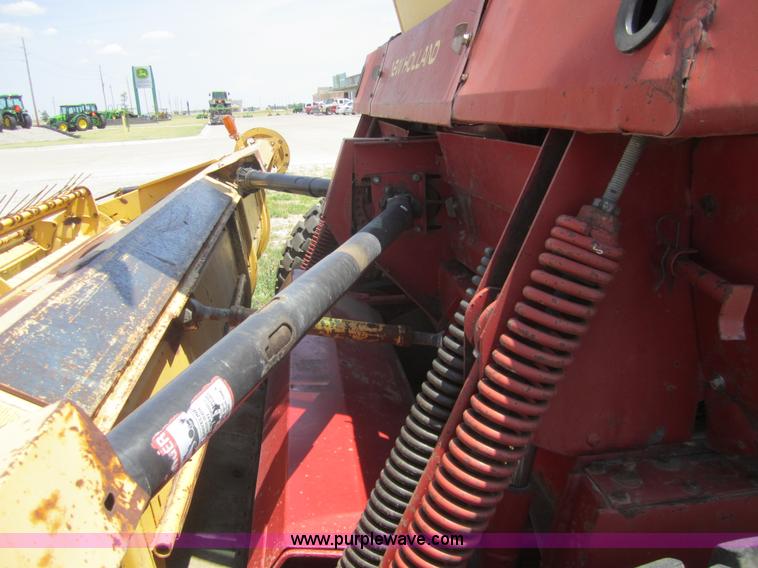 image for item A3772 1989 New Holland 1118 swather