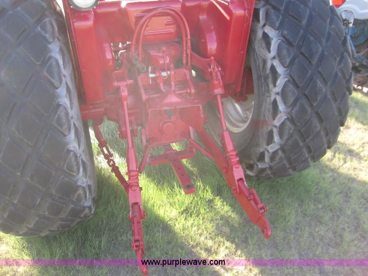 image for item A3773 1984 International 884 tractor