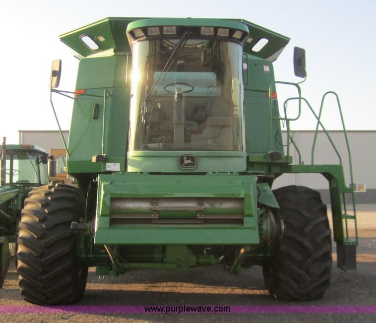 image for item A3781 1995 John Deere 9600 combine