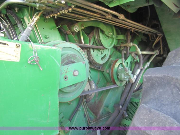 image for item A3781 1995 John Deere 9600 combine