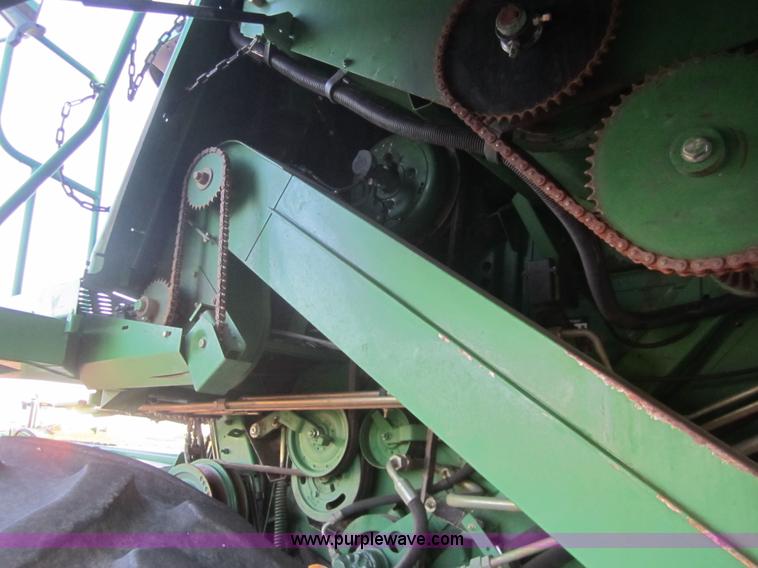 image for item A3781 1995 John Deere 9600 combine