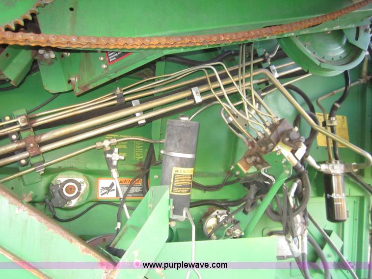 image for item A3781 1995 John Deere 9600 combine