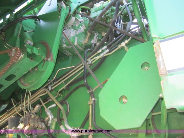 image for item A3781 1995 John Deere 9600 combine