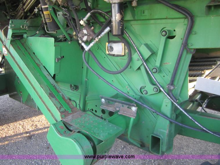 image for item A3781 1995 John Deere 9600 combine