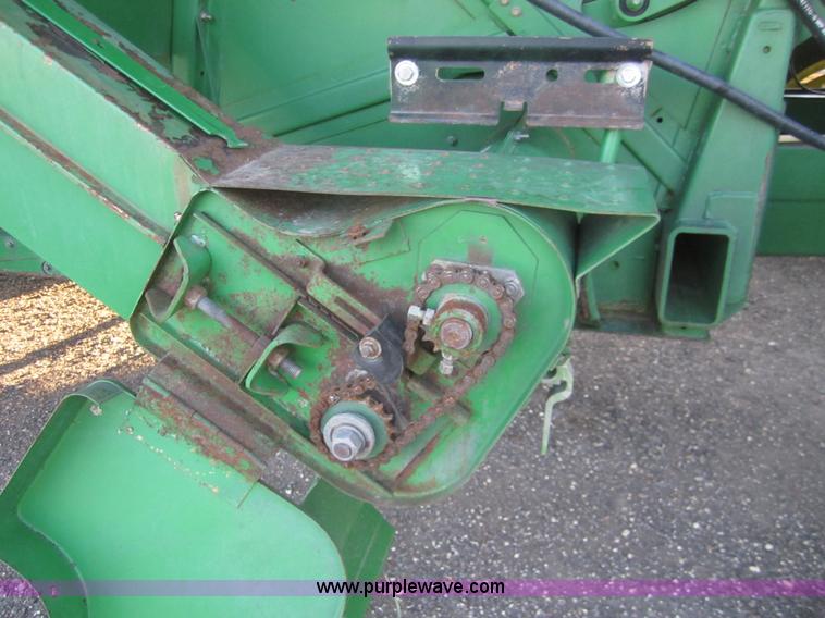 image for item A3781 1995 John Deere 9600 combine