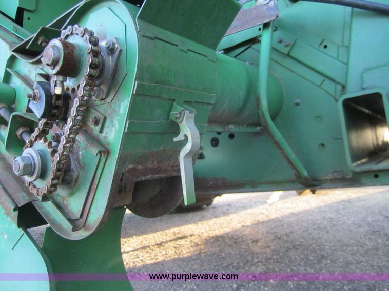 image for item A3781 1995 John Deere 9600 combine