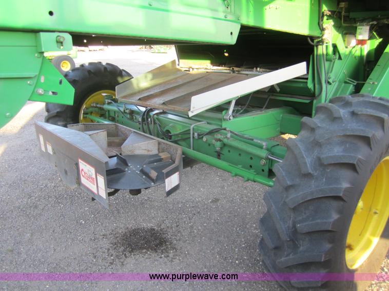 image for item A3781 1995 John Deere 9600 combine