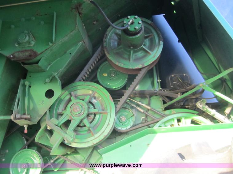 image for item A3781 1995 John Deere 9600 combine
