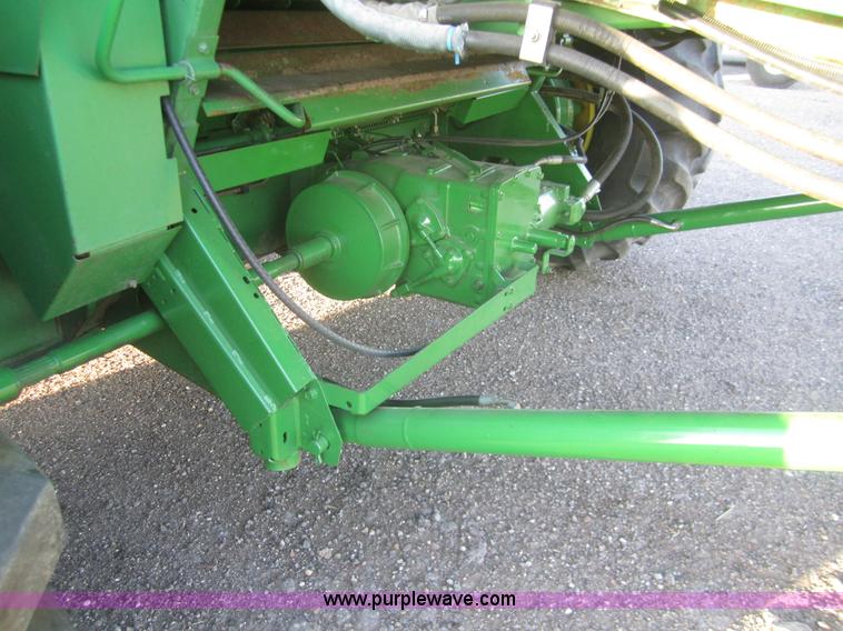 image for item A3781 1995 John Deere 9600 combine