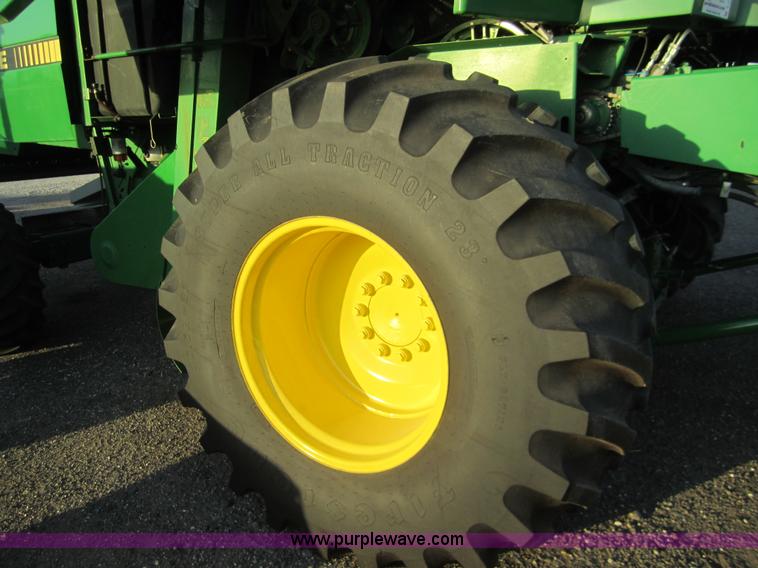 image for item A3781 1995 John Deere 9600 combine
