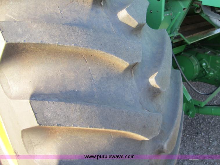 image for item A3781 1995 John Deere 9600 combine
