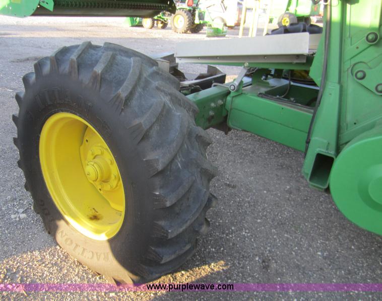 image for item A3781 1995 John Deere 9600 combine