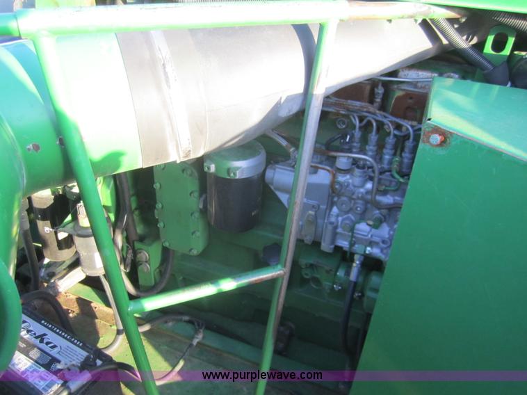 image for item A3781 1995 John Deere 9600 combine