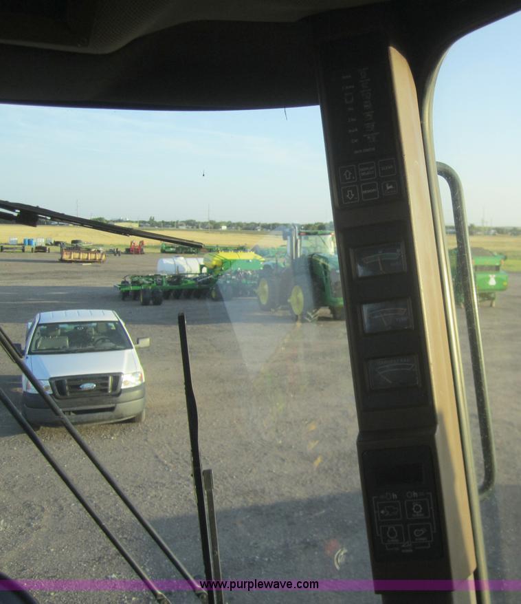 image for item A3781 1995 John Deere 9600 combine