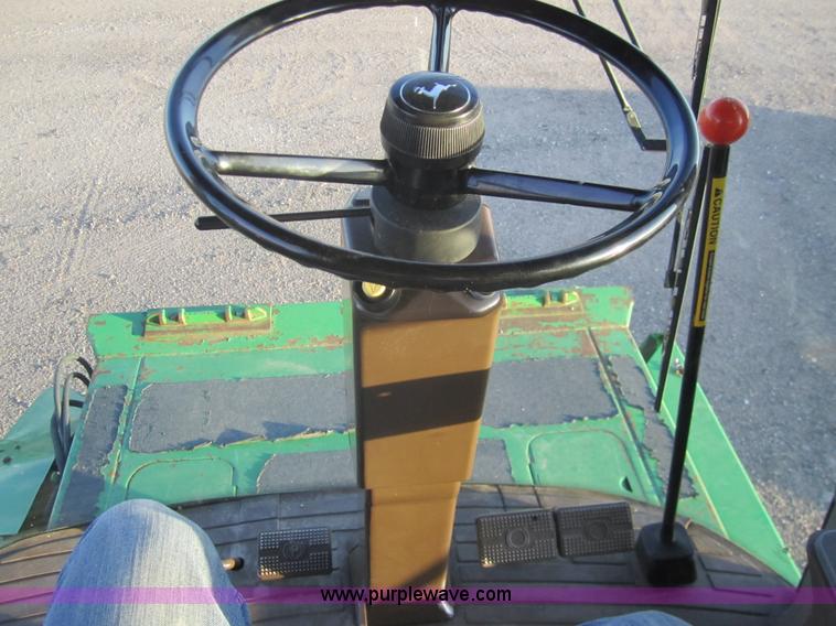 image for item A3781 1995 John Deere 9600 combine
