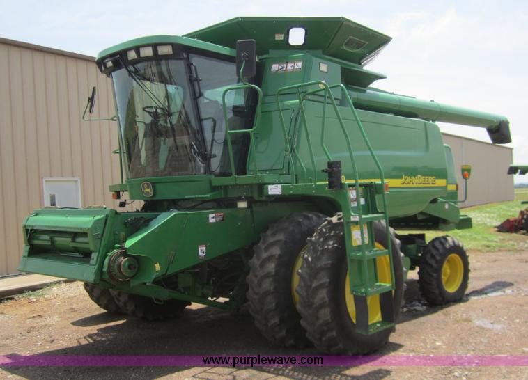 image for item A3782 2003 John Deere 9650 Walker combine