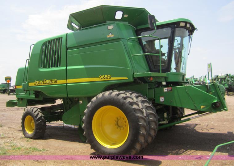 image for item A3782 2003 John Deere 9650 Walker combine