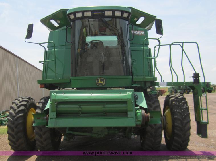image for item A3782 2003 John Deere 9650 Walker combine