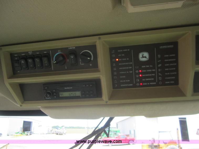 image for item A3782 2003 John Deere 9650 Walker combine