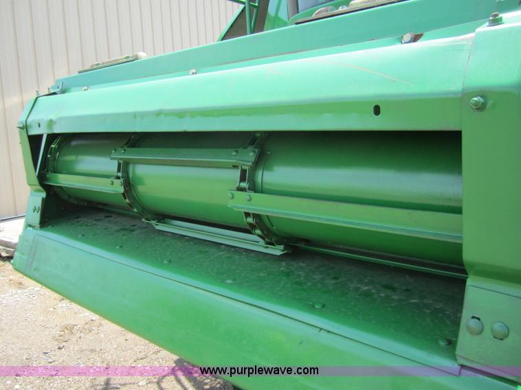 image for item A3782 2003 John Deere 9650 Walker combine