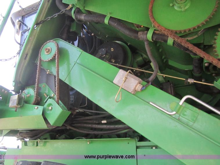 image for item A3782 2003 John Deere 9650 Walker combine