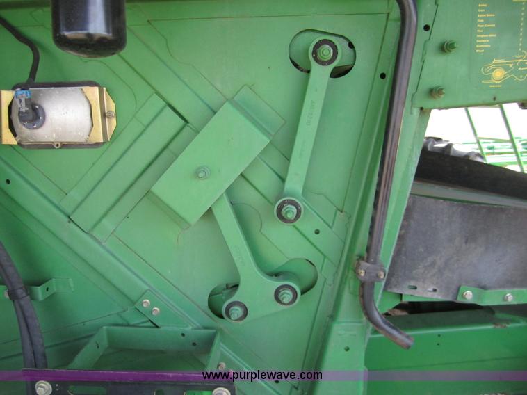 image for item A3782 2003 John Deere 9650 Walker combine