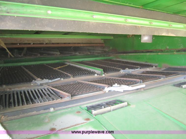 image for item A3782 2003 John Deere 9650 Walker combine